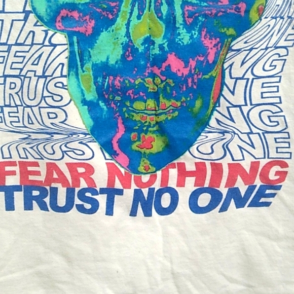 SALE! RARE! Vintage The Young & Wild! Fear Nothing Trust No One Shirt (X-60) - Picture 3 of 6